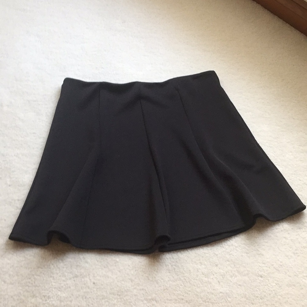 👑 Vera Wang Skater Skirt